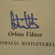 Illustration for article titled Printelt alárással kívánt boldog születésnapot Orbán Viktor